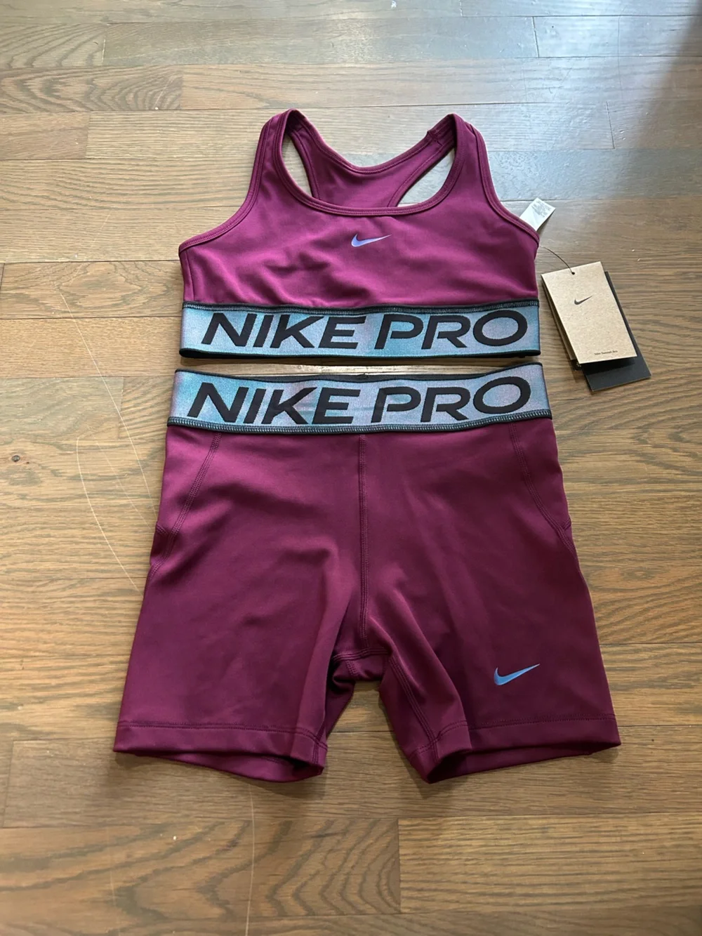NWT Nike Girls Set size Large